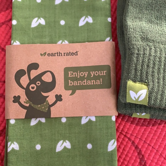 Brand New Earth Rated 🌱 Doggie 🐶 Bandana & Knit Gloves - Picture 6 of 6